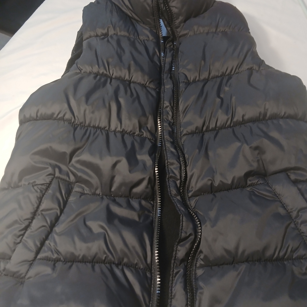 Old Navy Midnight Puffer Vest